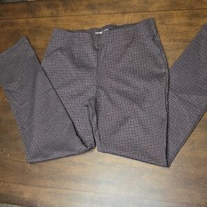 NorthStyle Women's Checkered Leggings - Black and Red